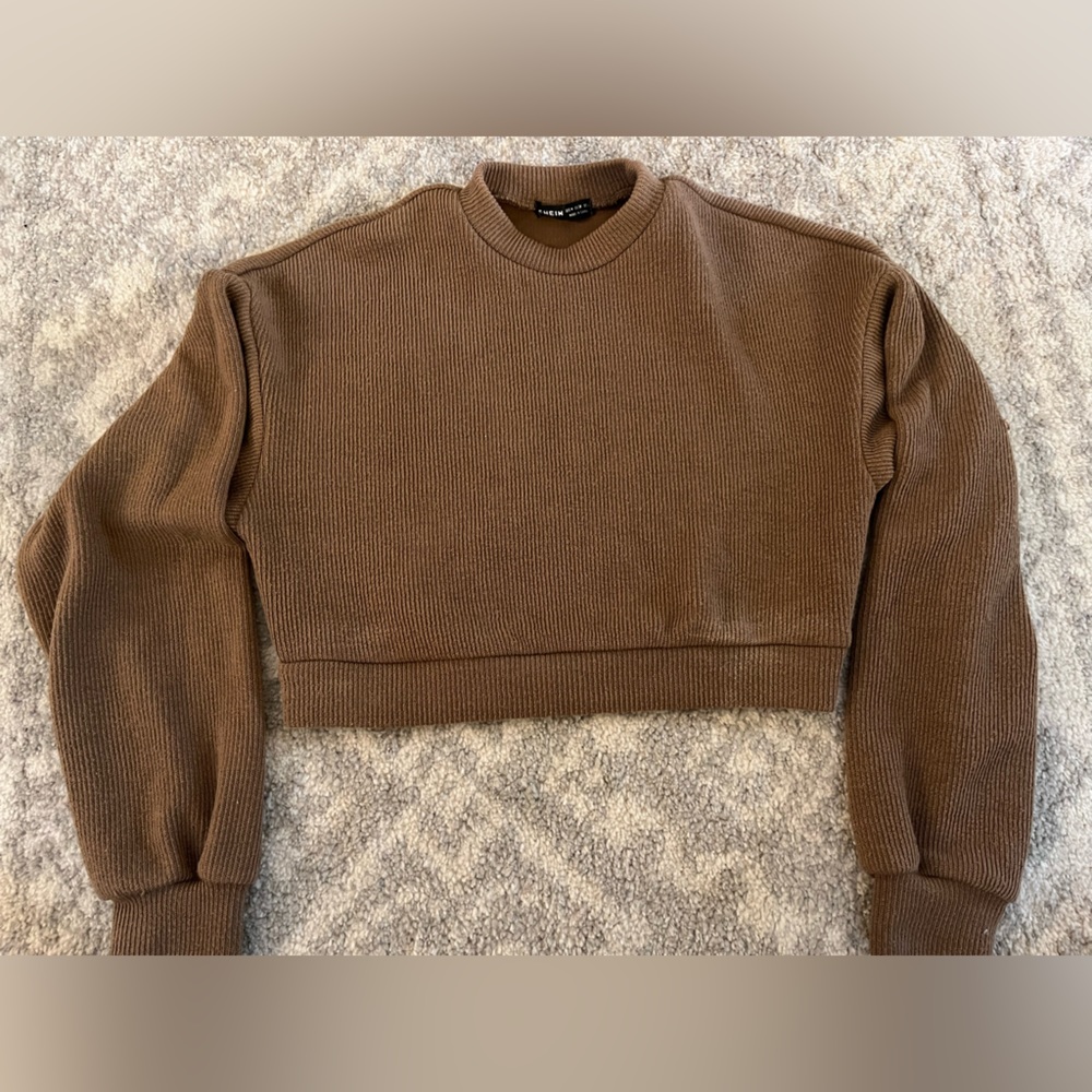 Cropped Sweater - Picture 2 of 4